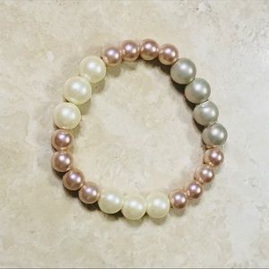 Blush pearl bracelet